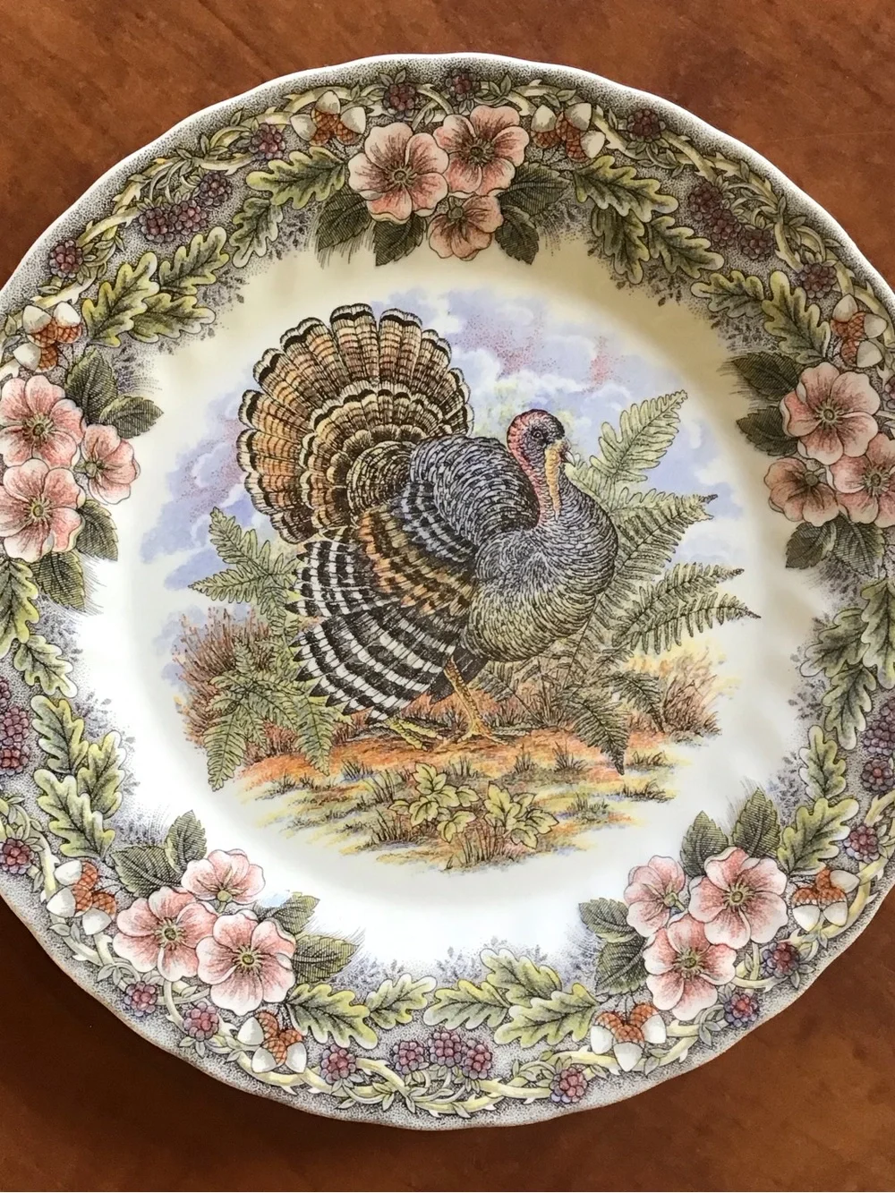 Queens Thanksgiving Turkey Flowers Dinner & Salad Plates